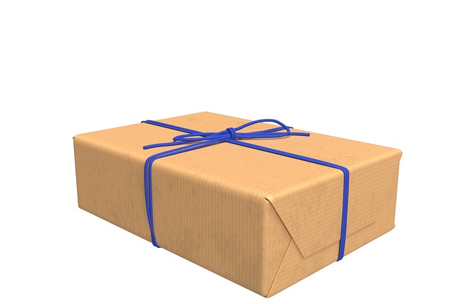 parcel packaging close-up premium ecommerce unboxing natural tones